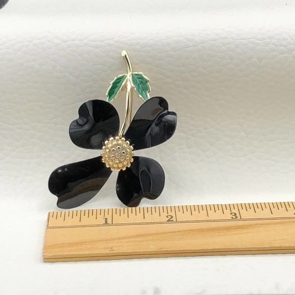 Sarah Coventry 1969 Dogwood Flower Brooch Black Enamel Flower Power Floral Pin - Picture 7 of 8